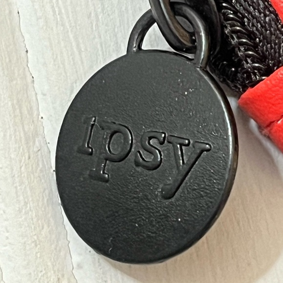 Ipsy Cosmetics Bags Zipper Pouch Red Masquerade Leopard‎ Print Makeup Bags NWOT - Picture 4 of 12